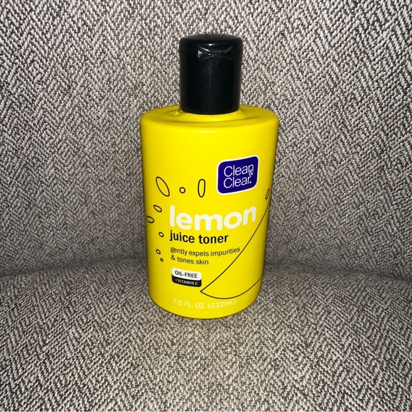 Clean & Clear Other - 1 Clean & Clear Lemon Juice Acne Toner Oil Free Vitamin C 7.5oz DISCONTINUED HTF